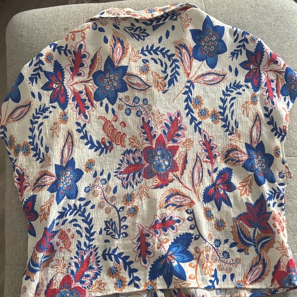 Colorful Floral Women's Blouse - Picture 3 of 3